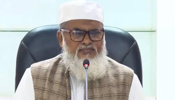 হজযাত্রীদের জন্য বিমান ভাড়া আরও কমানোর উদ্যোগ; দুর্নীতিবাজ কর্মকর্তাদের বিরুদ্ধে কঠোর ব্যবস্থা