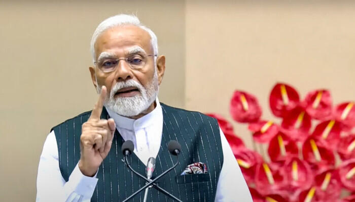 স্বাধীনতা দিবসে পাকিস্তানকে মোদির কড়া সতর্কবার্তা: ‘রক্ত ও পানি একসাথে প্রবাহিত হবে না’