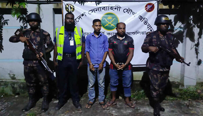 আশুলিয়ায় পোশাক কারখানায় ভাঙচুর ও অগ্নিসংযোগ: দুইজন গ্রেপ্তার