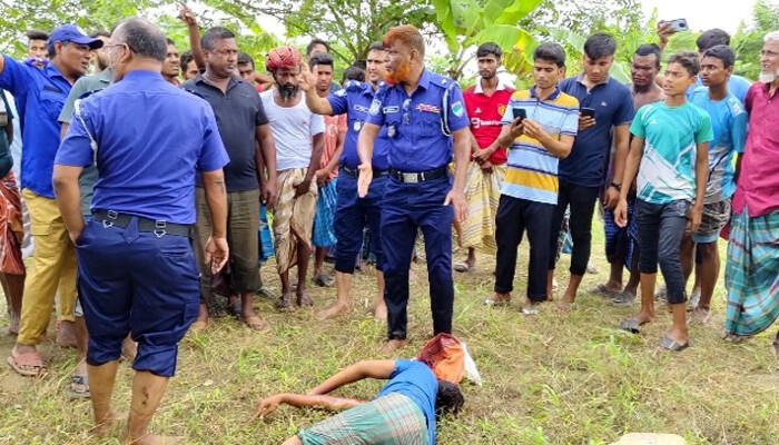 কুষ্টিয়ায় কিশোর ভ্যানচালকের গলা কাটা লাশ উদ্ধার