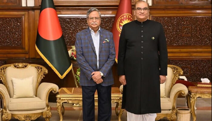 বাংলাদেশে পাকিস্তানের নতুন হাইকমিশনার ইমরান হায়দারের পরিচয়পত্র পেশ