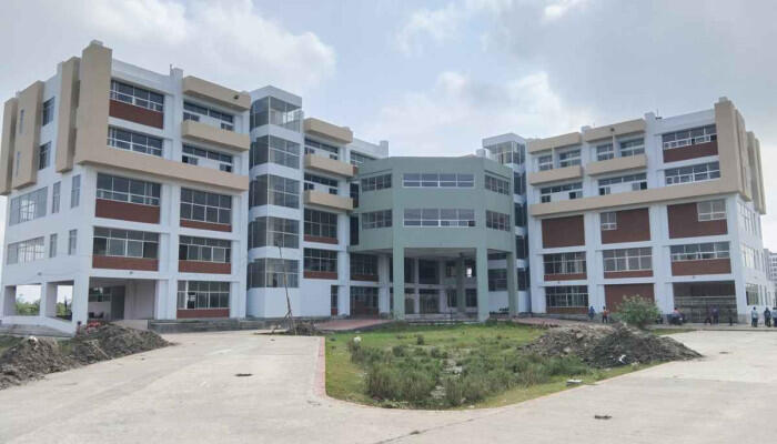 সমন্বয়হীনতায় বন্ধ খুলনা শিশু হাসপাতাল, কোটি টাকার প্রকল্প শেষ হয়েও কার্যক্রম শুরু হয়নি