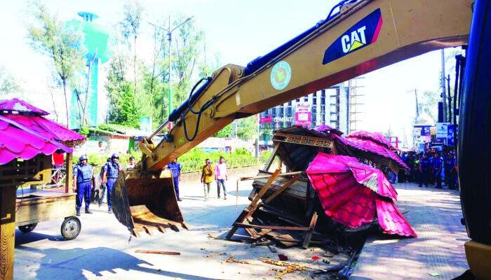 সৈকত থেকে শতাধিক টং দোকান উচ্ছেদ