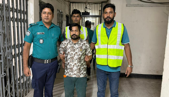 মোহাম্মদপুরের জেনেভা ক্যাম্পে অভিযান, সন্ত্রাসী ও মাদক সম্রাট এস কে নাসিম গ্রেফতার