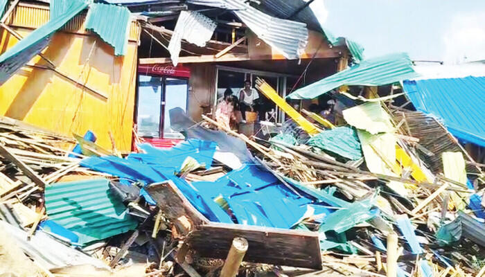 বালিয়াড়িতে গড়ে ওঠা অবৈধ দোকানপাট ও স্থাপনা উচ্ছেদ