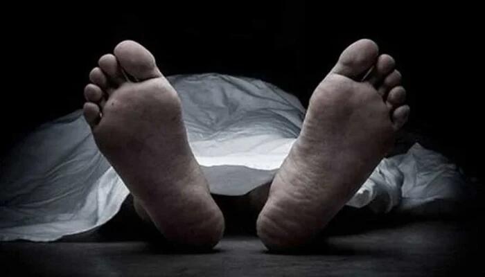 নবাবগঞ্জে দোকানের সামনে বৃদ্ধের লাশ উদ্ধার, পরিবারের অভিযোগ হত্যার; দোহারে নারীর আত্মহত্যা