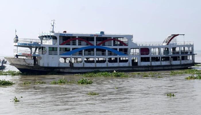 ঘন কুয়াশায় ঢাকা-চাঁদপুর-বরিশাল নৌপথ বন্ধ, যাত্রীদের অসুবিধা