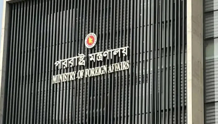 মধ্যপ্রাচ্য পরিস্থিতি: প্রবাসীদের নিরাপত্তায় জরুরি বৈঠকে একাধিক পদক্ষেপ