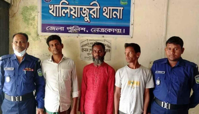 খালিয়াজুরীতে মাদকের আসরে পুলিশের অভিযান, গ্রেফতার ৩