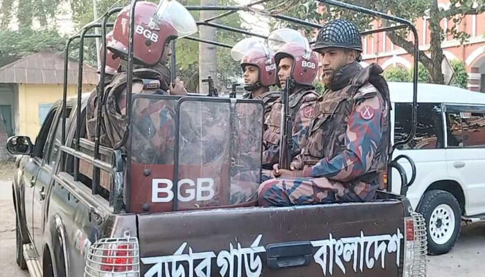 জ্বালানি সংকট ও মজুদ ঠেকাতে সারা দেশের ১৯ ডিপোতে বিজিবি মোতায়েন