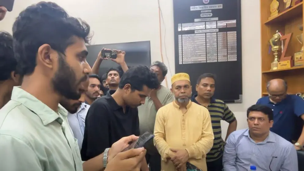 রাবিতে সাংবাদিকদের ওপর হামলা, তিন দফা দাবি