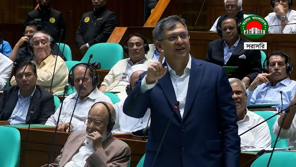 সামান্য কারণে সংসদ থেকে ওয়াকআউট না করার আহ্বান স্বরাষ্ট্রমন্ত্রীর